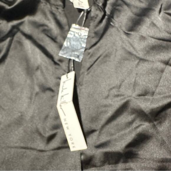 Nicole Miller Size Large Black V-Neck Career Blouse Top Neutral Basic Business - Picture 6 of 9